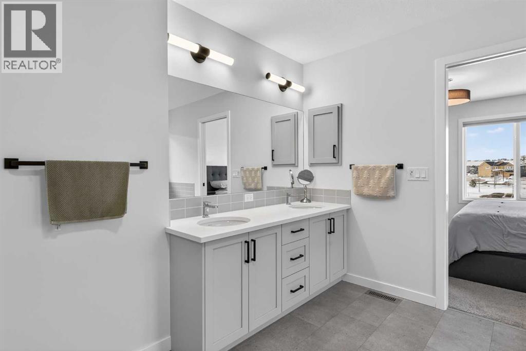 553 Baywater Manor Sw, Airdrie, Alberta  T4B 5R7 - Photo 29 - A2284743