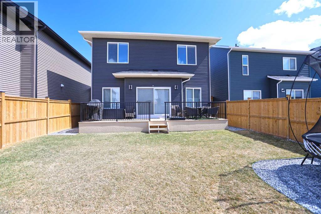 553 Baywater Manor Sw, Airdrie, Alberta  T4B 5R7 - Photo 4 - A2284743