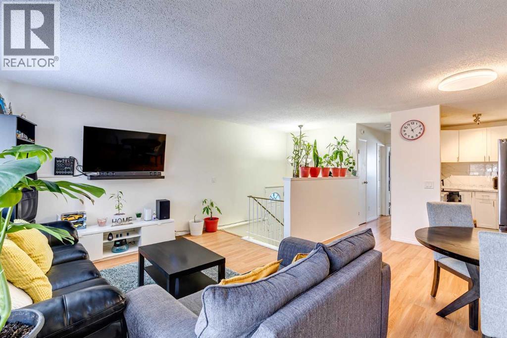 217 Aboyne Place Ne, Calgary, Alberta  T2A 5Z2 - Photo 6 - A2291308