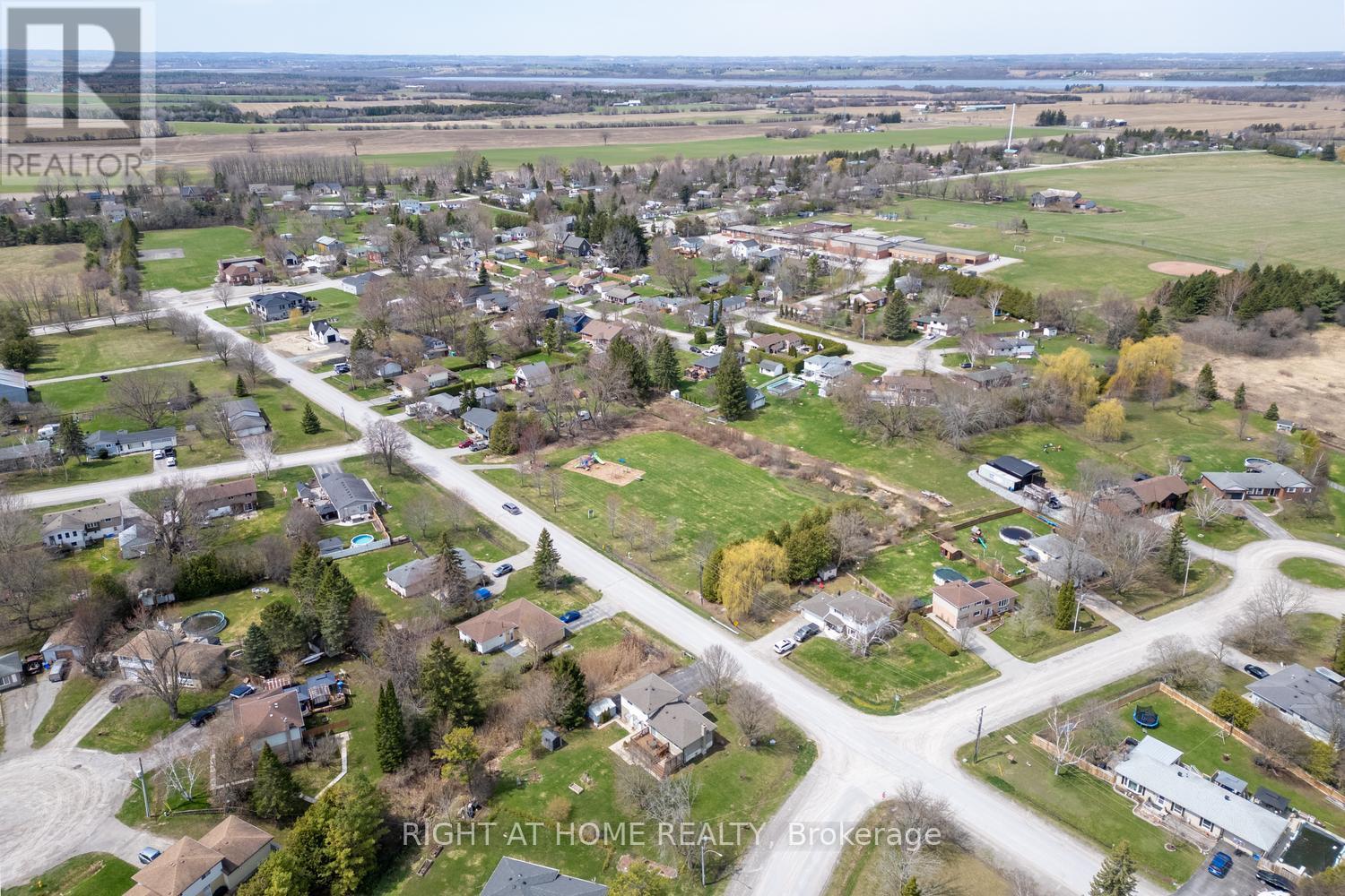 17 Crestview Avenue, Scugog, Ontario  L0B 1B0 - Photo 39 - E13040252