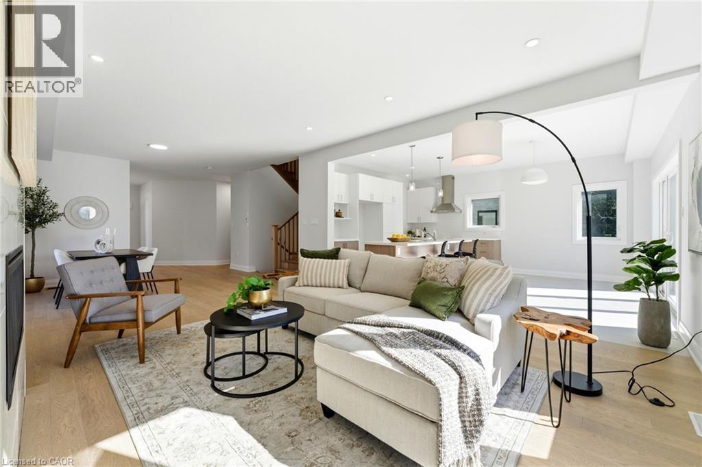 19 WOODVALLEY Court, hamilton, Ontario