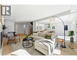 19 WOODVALLEY Court, Hamilton, Ontario