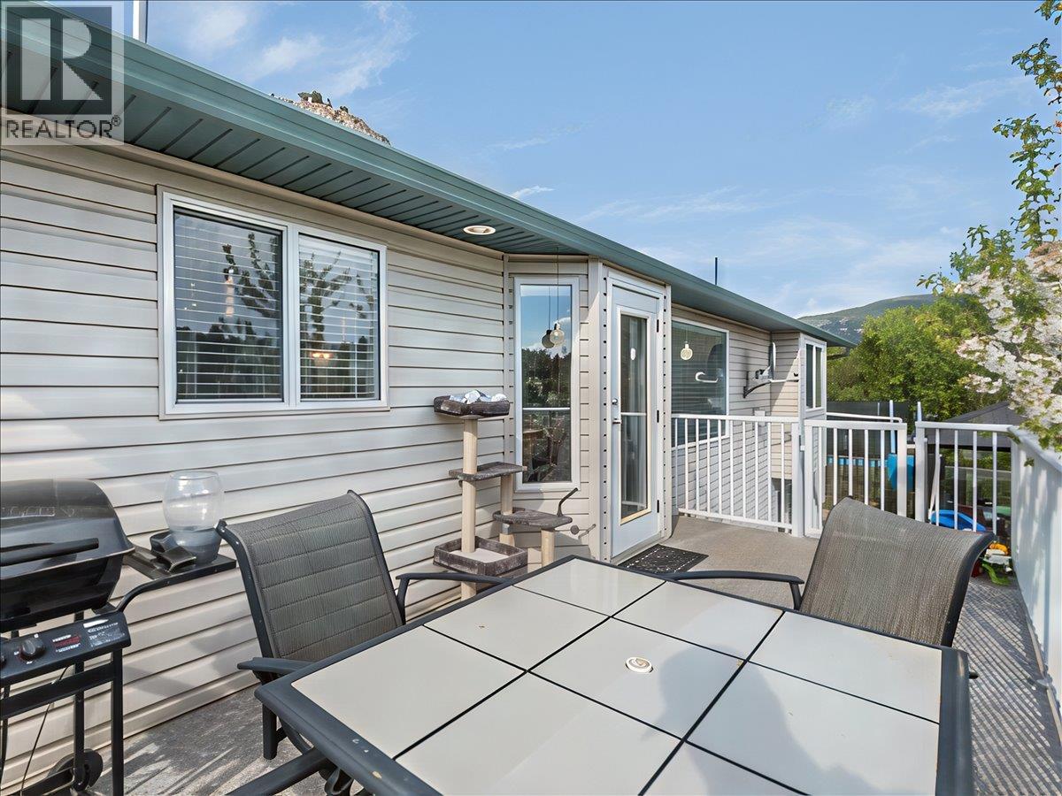 1486 37th Street, Castlegar, British Columbia  V1N 4J5 - Photo 15 - 10384575