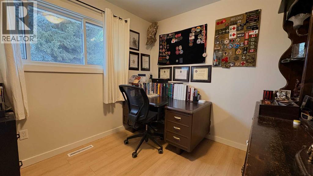 725 7 Avenue, Wainwright, Alberta  T9W 1C1 - Photo 11 - A2294974