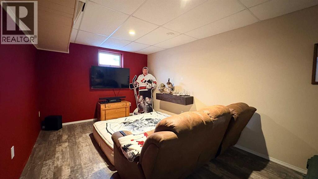 725 7 Avenue, Wainwright, Alberta  T9W 1C1 - Photo 12 - A2294974