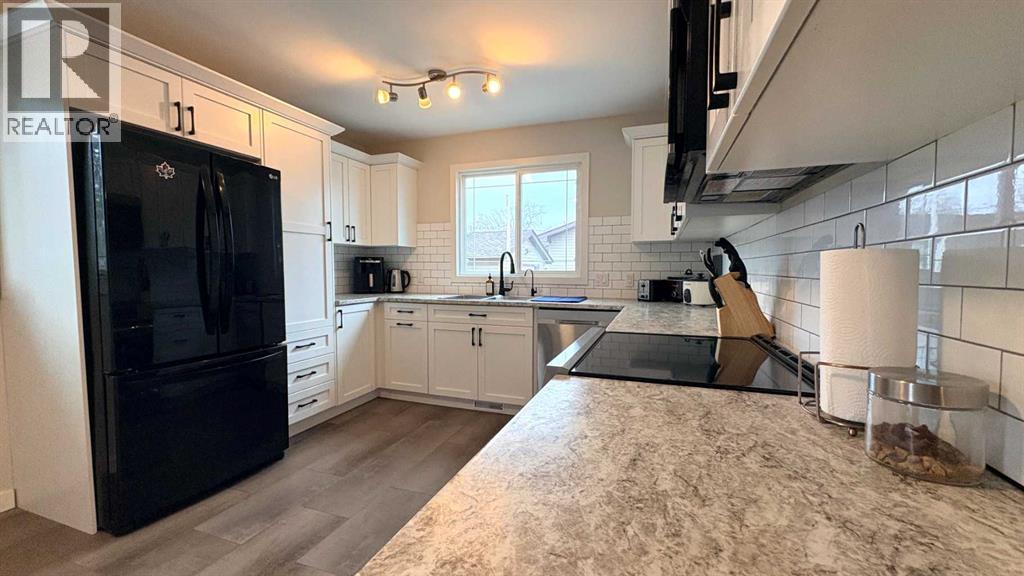 725 7 Avenue, Wainwright, Alberta  T9W 1C1 - Photo 5 - A2294974