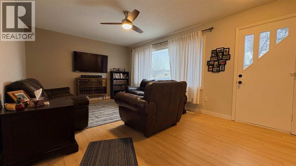 725 7 Avenue, Wainwright, Alberta  T9W 1C1 - Photo 6 - A2294974