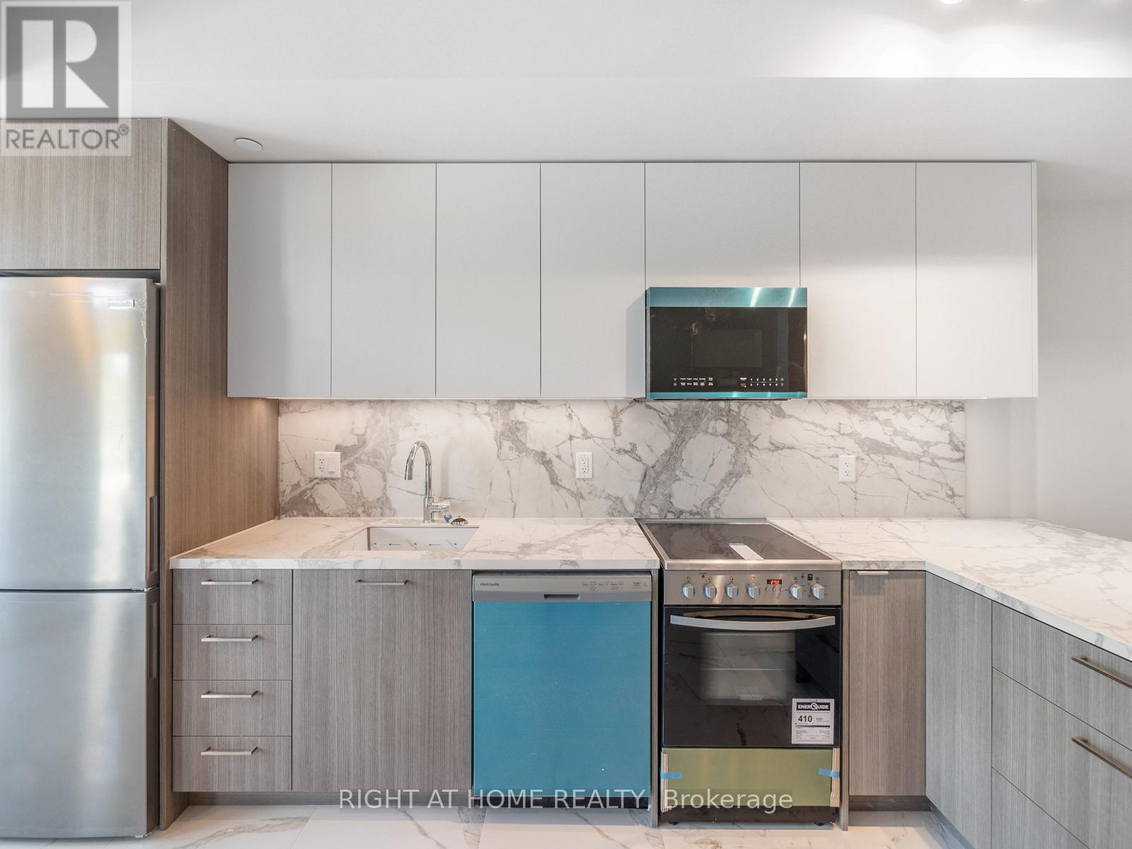 5 - 262 Finch Avenue E, Toronto, Ontario  M2N 0L3 - Photo 3 - C13043472