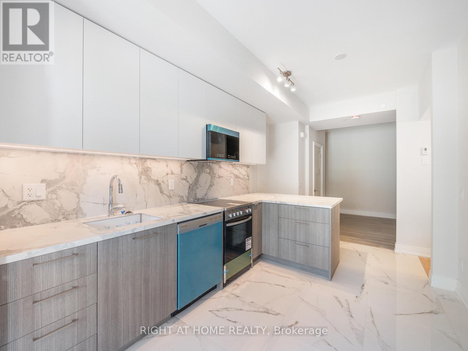 5 - 262 Finch Avenue E, Toronto, Ontario  M2N 0L3 - Photo 5 - C13043472