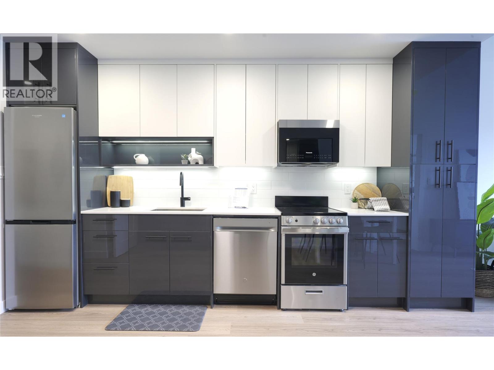 1380 Pridham Avenue Unit# 214, Kelowna, British Columbia