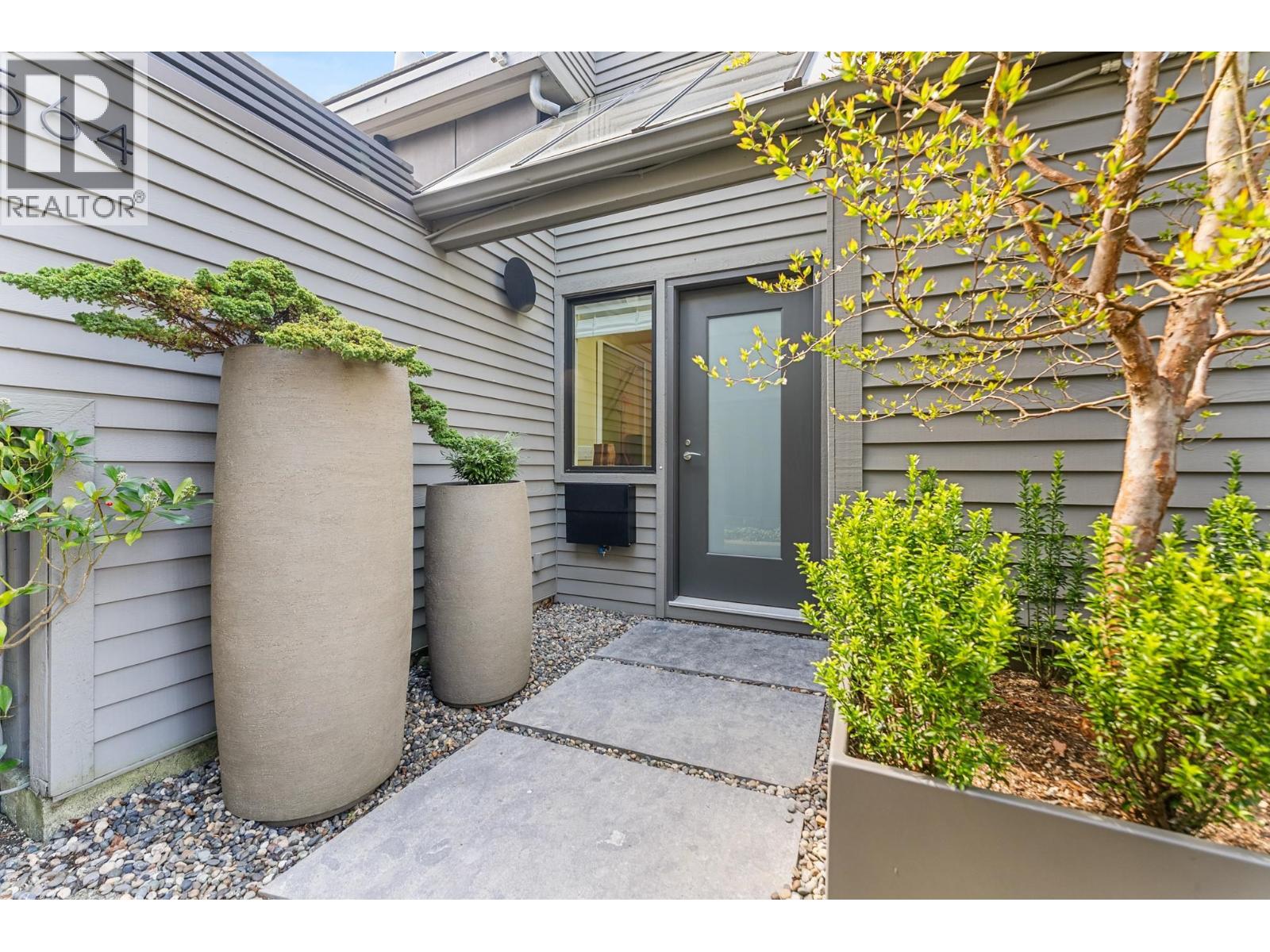 2564 W 1st Avenue, Vancouver, British Columbia  V6K 1G7 - Photo 2 - R3115693