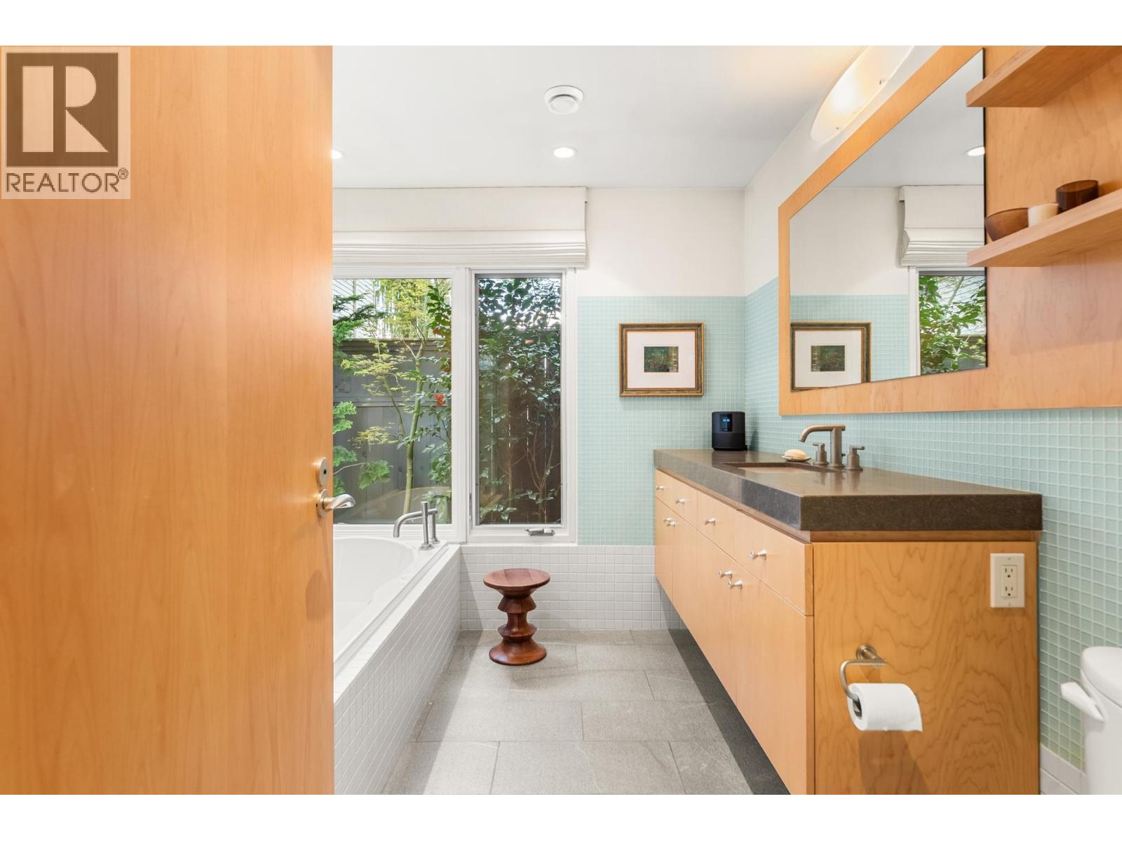 2564 W 1st Avenue, Vancouver, British Columbia  V6K 1G7 - Photo 31 - R3115693