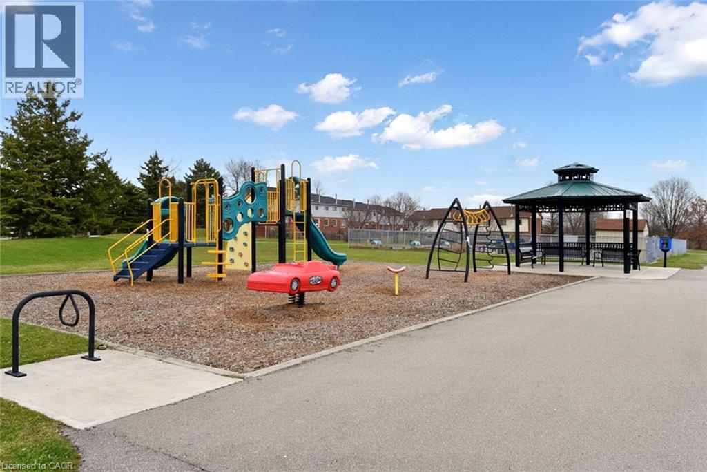 2065 Amherst Heights Court Unit# 42, Burlington, Ontario  L7P 4S1 - Photo 39 - 40811970