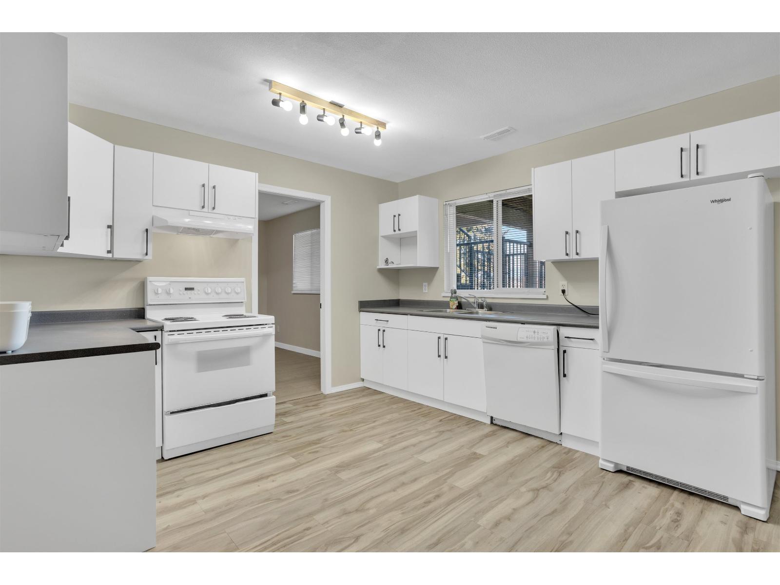 12015 100a Avenue, Surrey, British Columbia  V3V 2Y4 - Photo 24 - R3113891