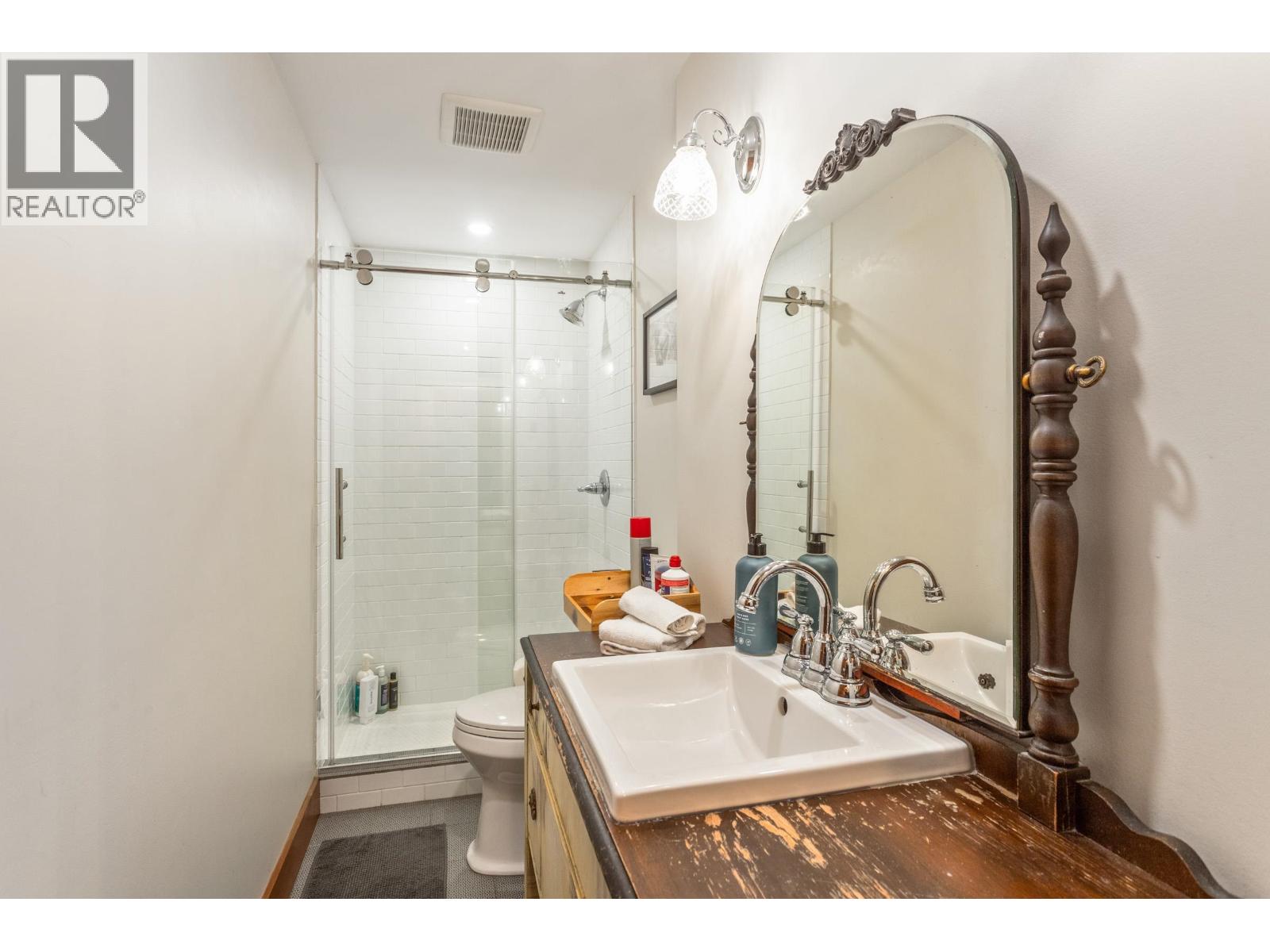 905 Third Avenue, New Westminster, British Columbia  V3M 1P4 - Photo 15 - R3115700