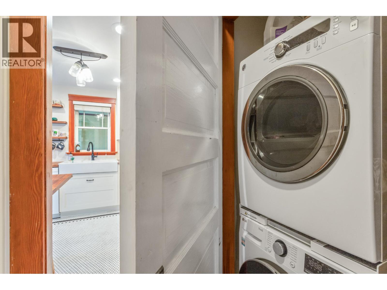 905 Third Avenue, New Westminster, British Columbia  V3M 1P4 - Photo 19 - R3115700