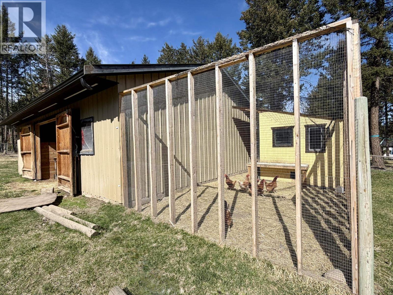 4745 Anzeeon Road, 108 Mile Ranch, British Columbia  V0K 2Z0 - Photo 6 - R3096718