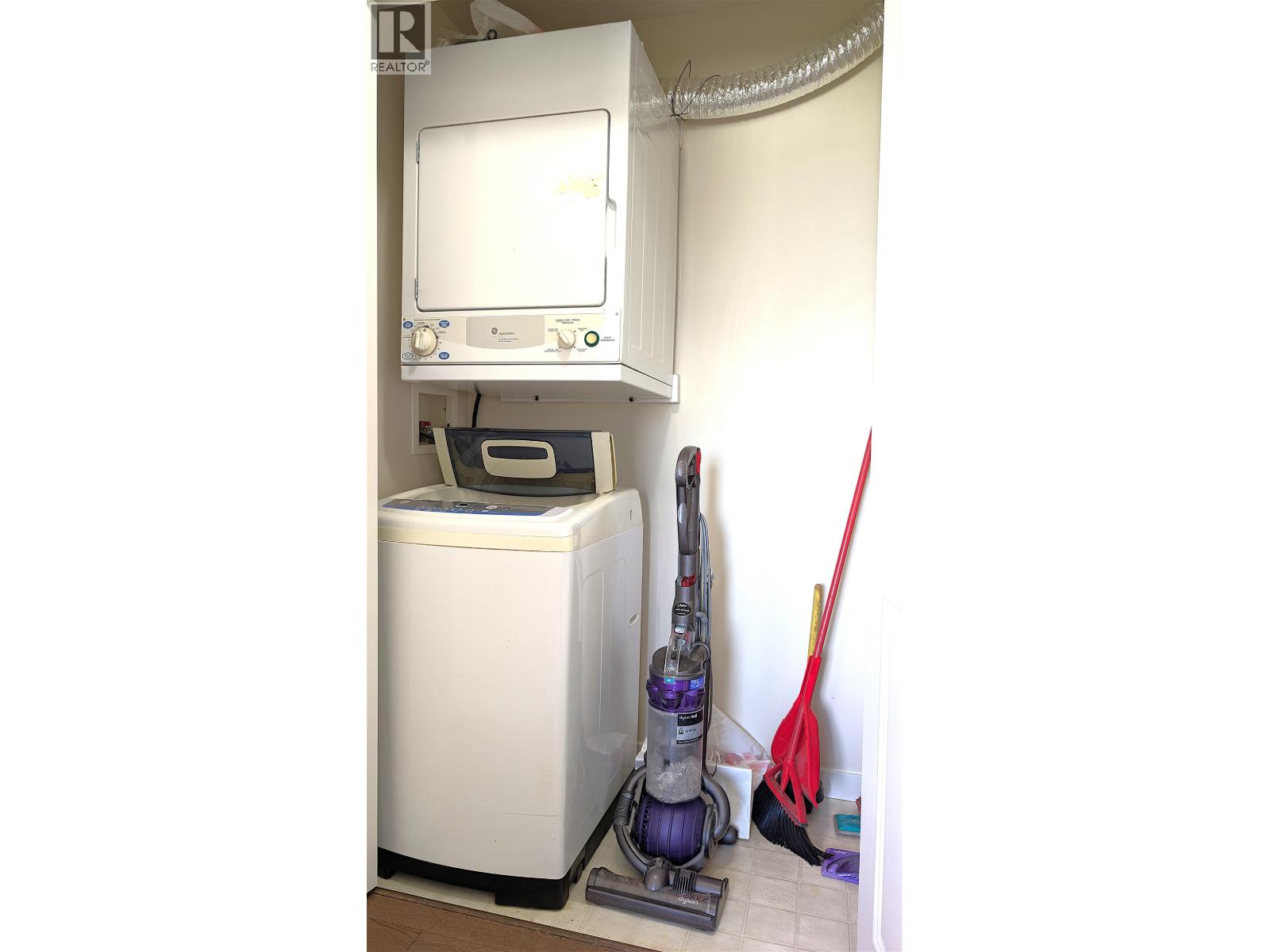 305 6508 Denbigh Avenue, Burnaby, British Columbia  V5H 4W6 - Photo 24 - R3115605