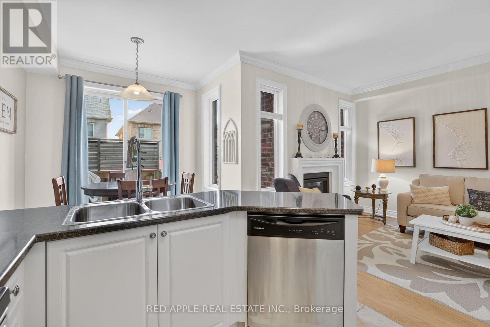 347 Luck Court, Newmarket, Ontario  L3X 0J5 - Photo 10 - N13043420