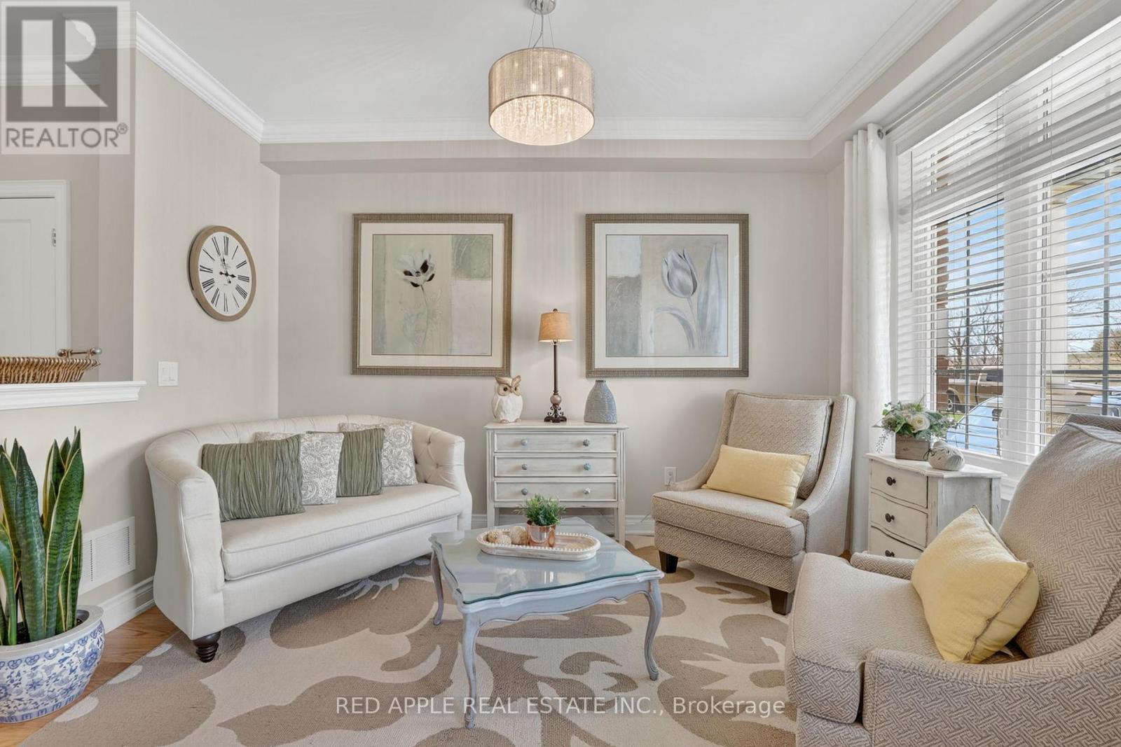 347 Luck Court, Newmarket, Ontario  L3X 0J5 - Photo 5 - N13043420