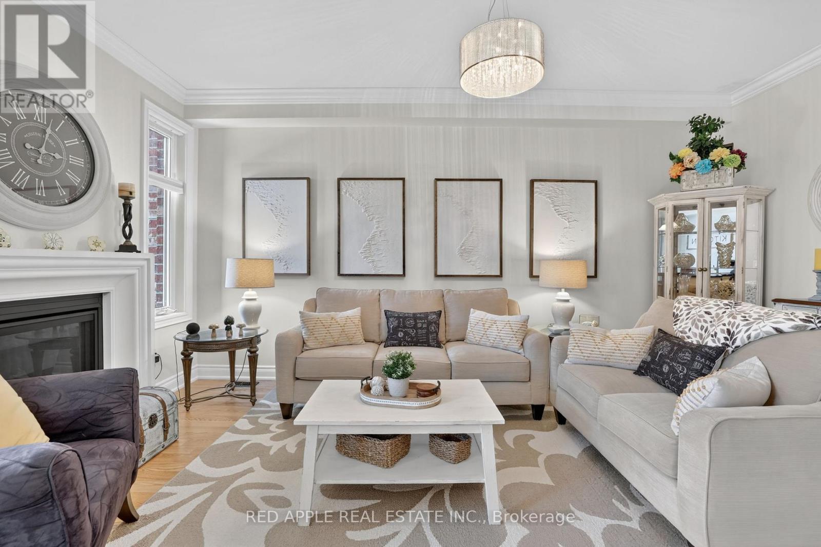 347 Luck Court, Newmarket, Ontario  L3X 0J5 - Photo 7 - N13043420