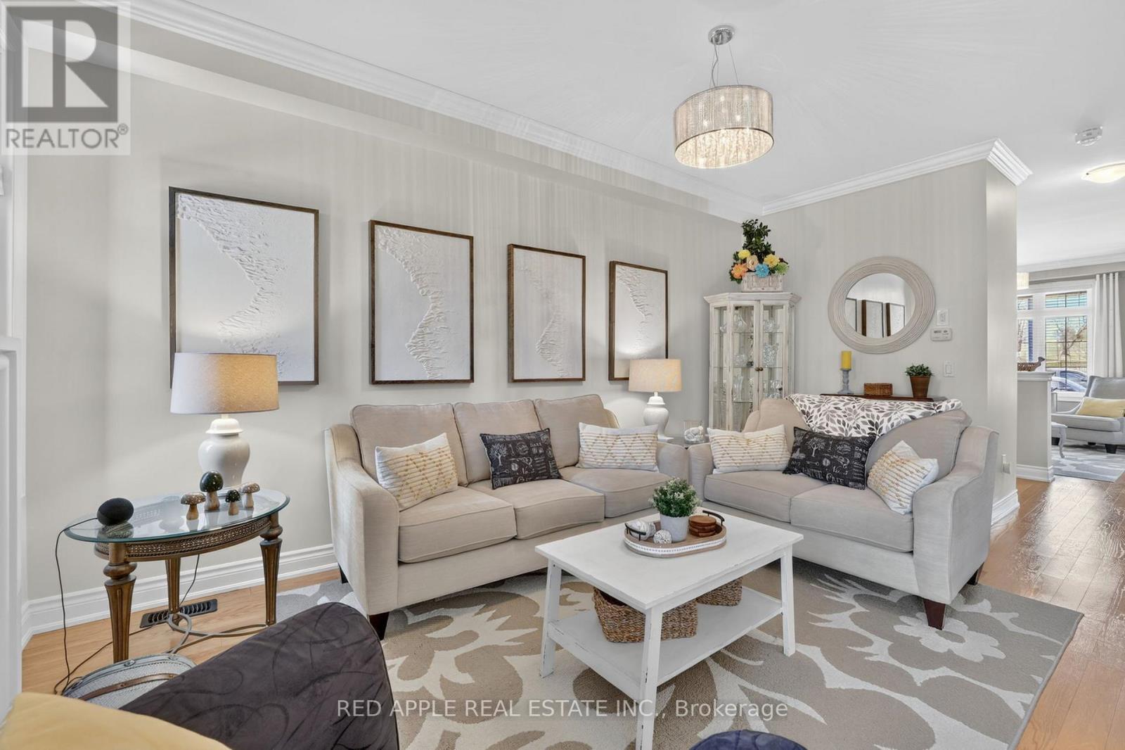 347 Luck Court, Newmarket, Ontario  L3X 0J5 - Photo 8 - N13043420