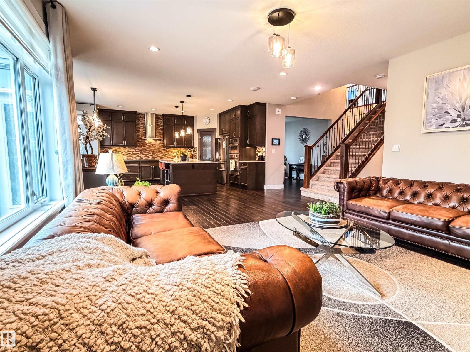 9004 24 Av Sw, Edmonton, Alberta  T6X 1A6 - Photo 2 - E4484160