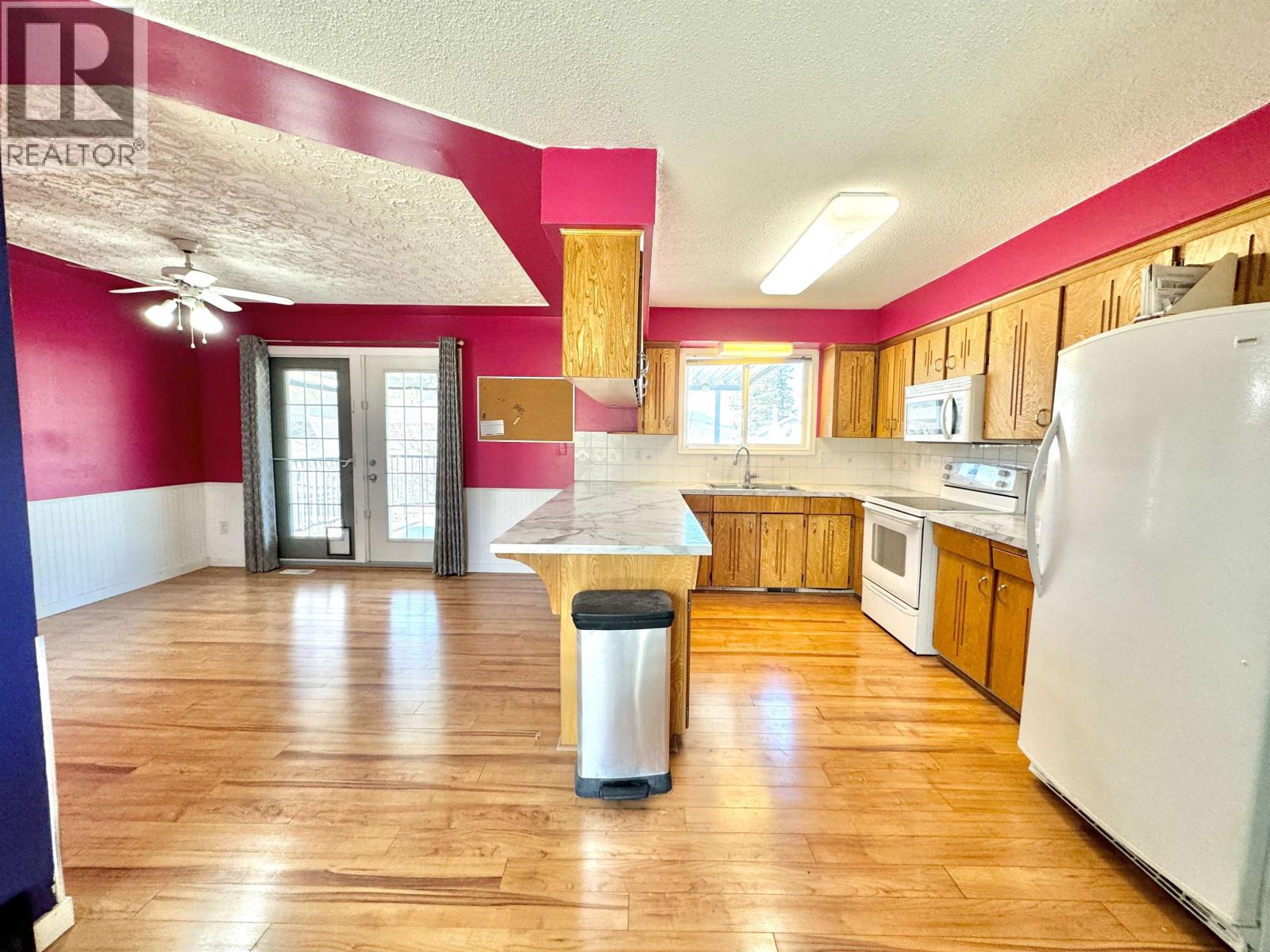 245 Litzenburg Crescent, Williams Lake, British Columbia  V2G 4G7 - Photo 2 - R3115728