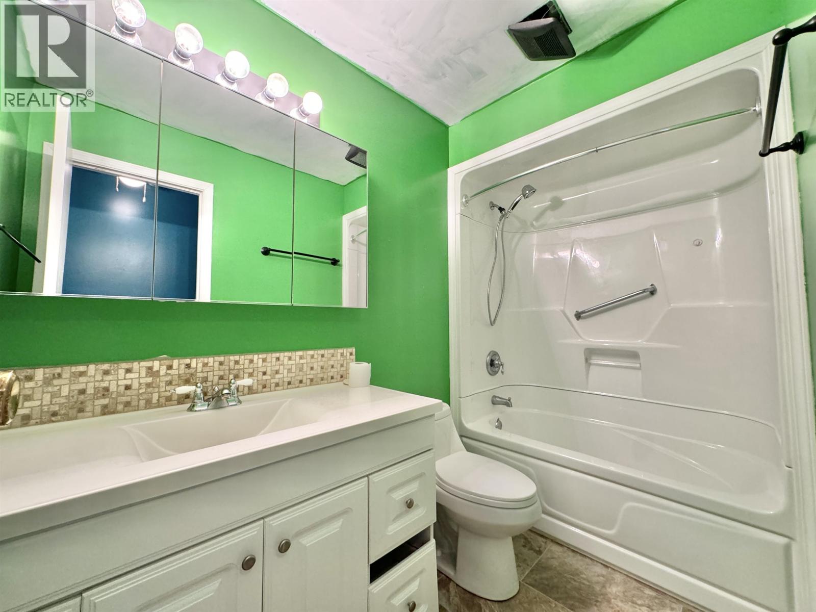 245 Litzenburg Crescent, Williams Lake, British Columbia  V2G 4G7 - Photo 9 - R3115728