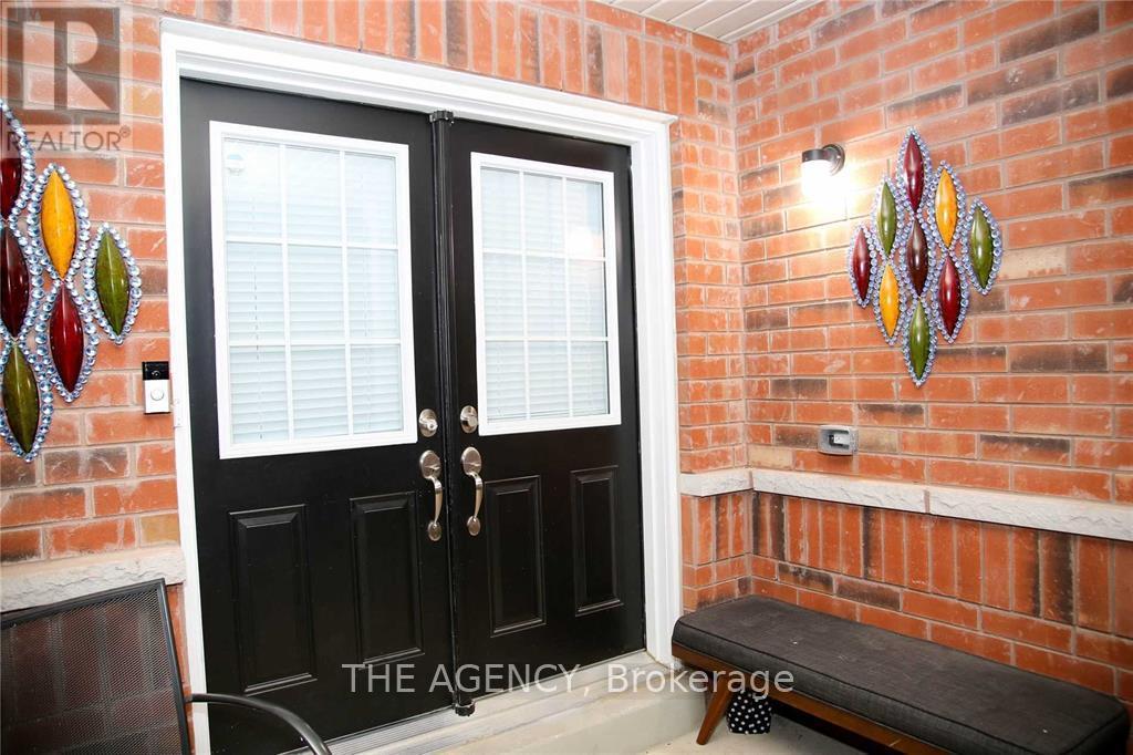 647 Mockridge Terrace S, Milton, Ontario  L9T 8W1 - Photo 3 - W13043426