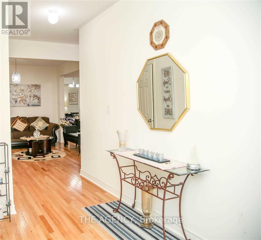 647 Mockridge Terrace S, Milton, Ontario  L9T 8W1 - Photo 4 - W13043426