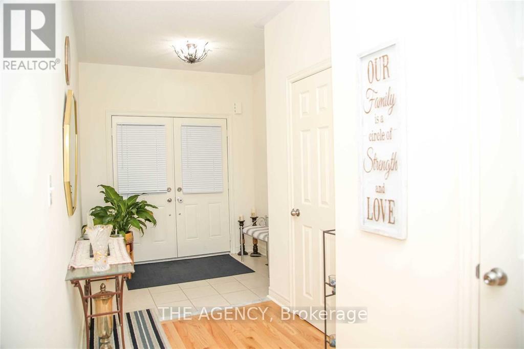 647 Mockridge Terrace S, Milton, Ontario  L9T 8W1 - Photo 5 - W13043426