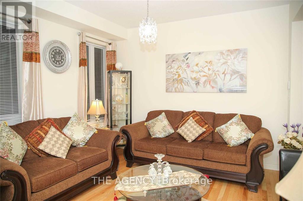 647 Mockridge Terrace S, Milton, Ontario  L9T 8W1 - Photo 6 - W13043426