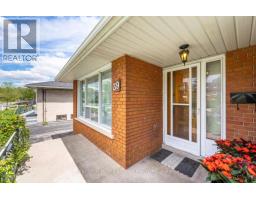 39 WATERBURY DRIVE, Toronto, Ontario