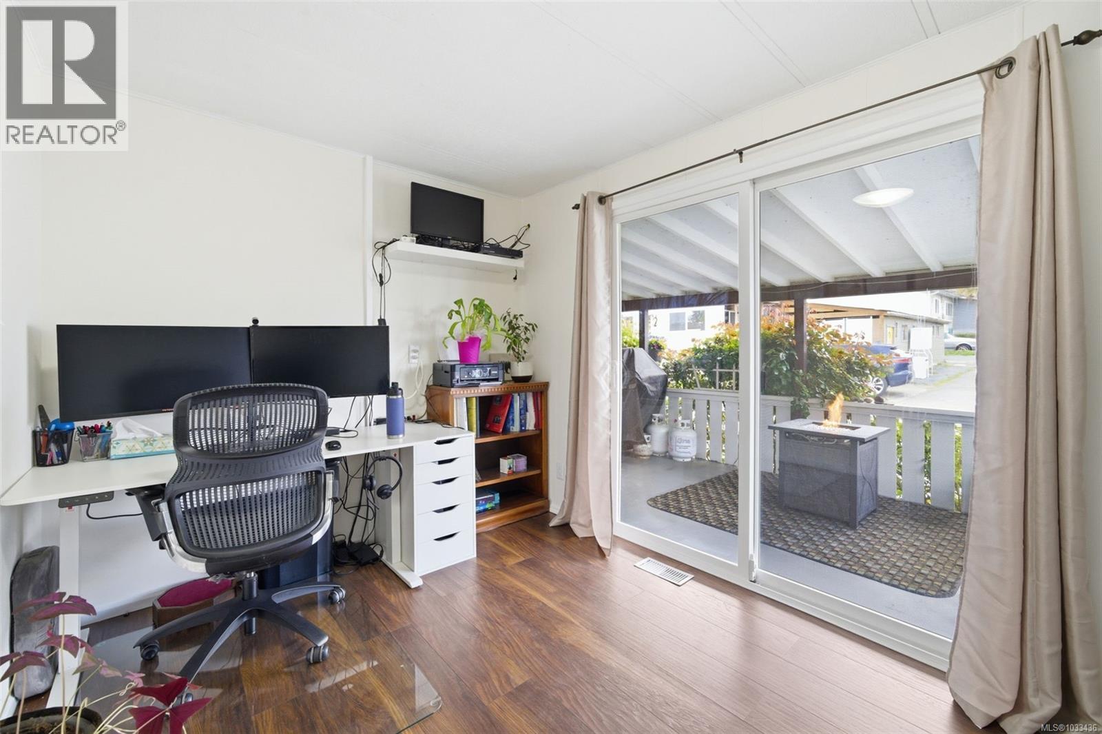 2 124 Cooper Rd, View Royal, British Columbia  V9A 7B3 - Photo 11 - 1033436