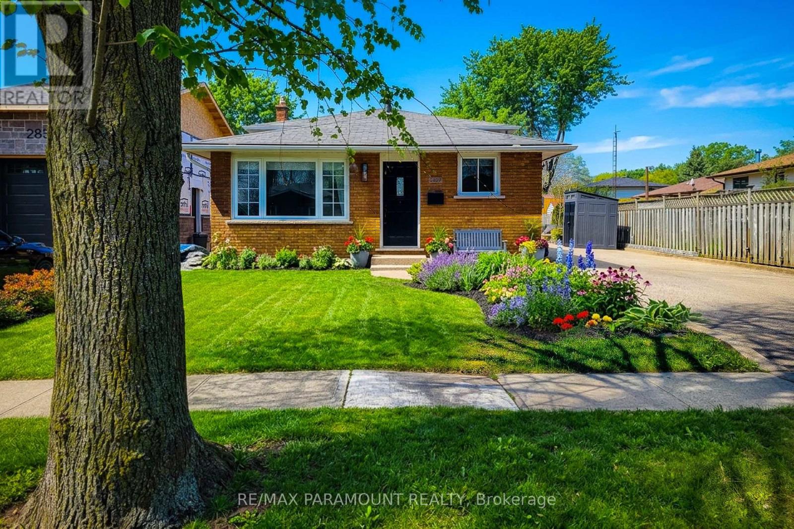 2827 FREDONIA DRIVE, Niagara Falls, Ontario