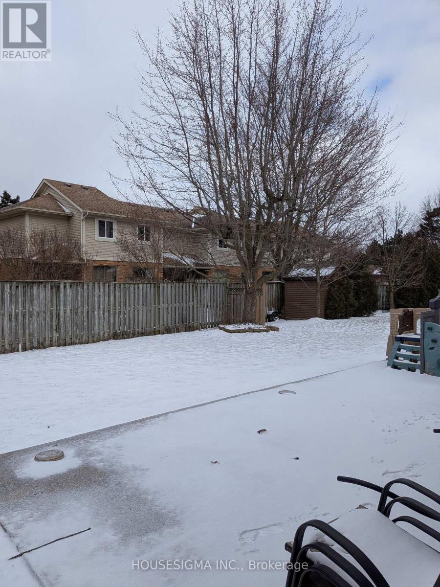 90 Penelope Drive, Kitchener, Ontario  N2N 3C5 - Photo 3 - X13043470