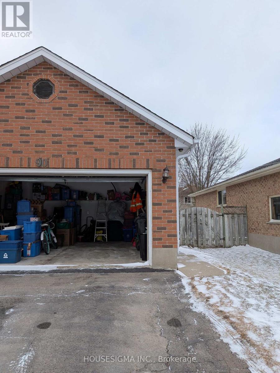 90 Penelope Drive, Kitchener, Ontario  N2N 3C5 - Photo 7 - X13043470