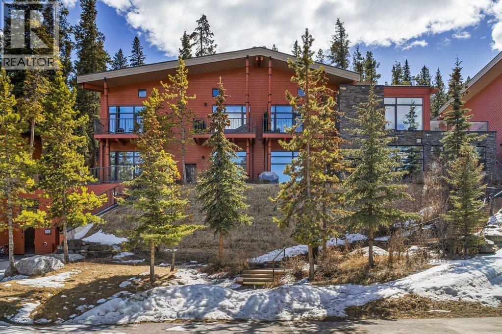 202, 113 Cave Avenue, Banff, Alberta  T1L 1B5 - Photo 1 - A2300240