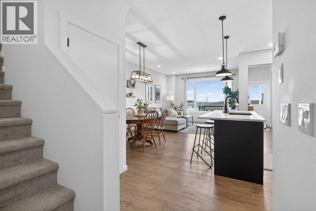 163 Creekstone Way Sw, Calgary, Alberta  T2X 4P9 - Photo 6 - A2290487