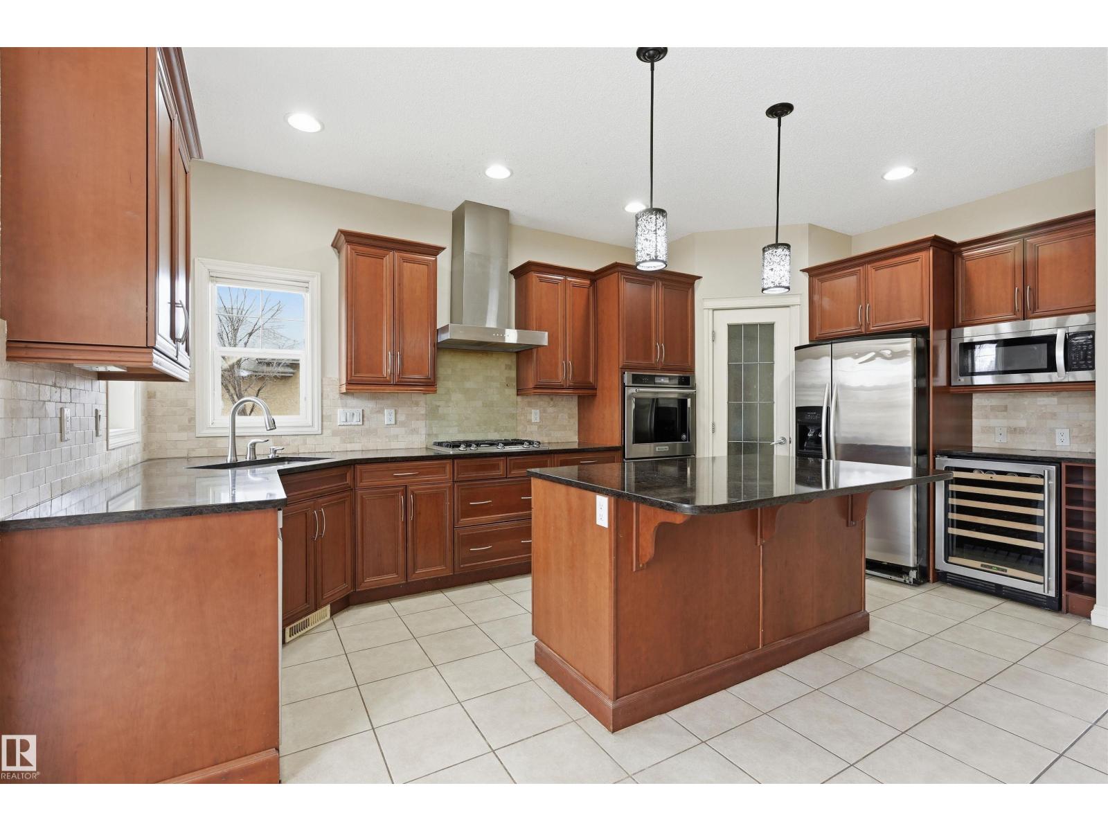 976 Hollingsworth Bn Nw, Edmonton, Alberta  T6R 3G7 - Photo 12 - E4484165