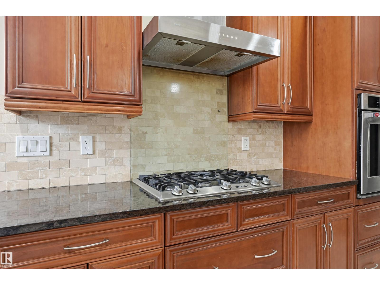 976 Hollingsworth Bn Nw, Edmonton, Alberta  T6R 3G7 - Photo 14 - E4484165