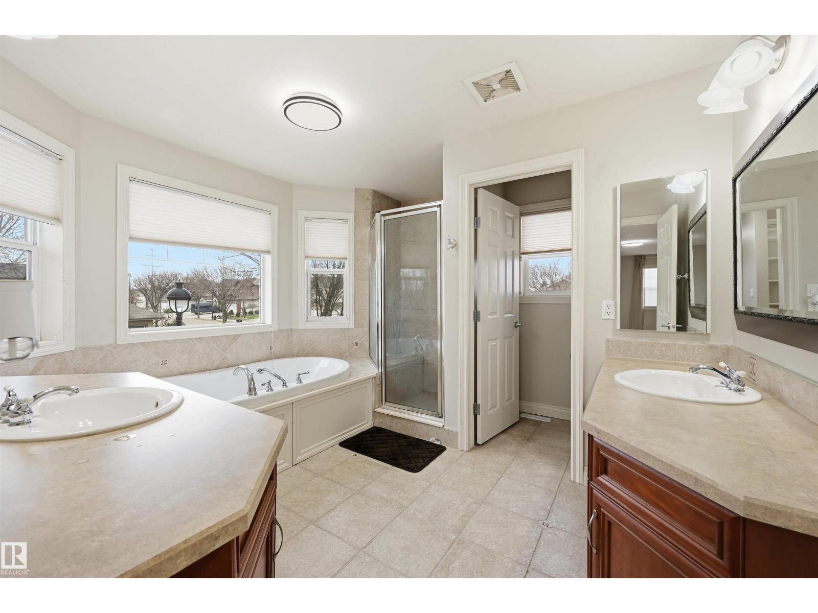 976 Hollingsworth Bn Nw, Edmonton, Alberta  T6R 3G7 - Photo 36 - E4484165