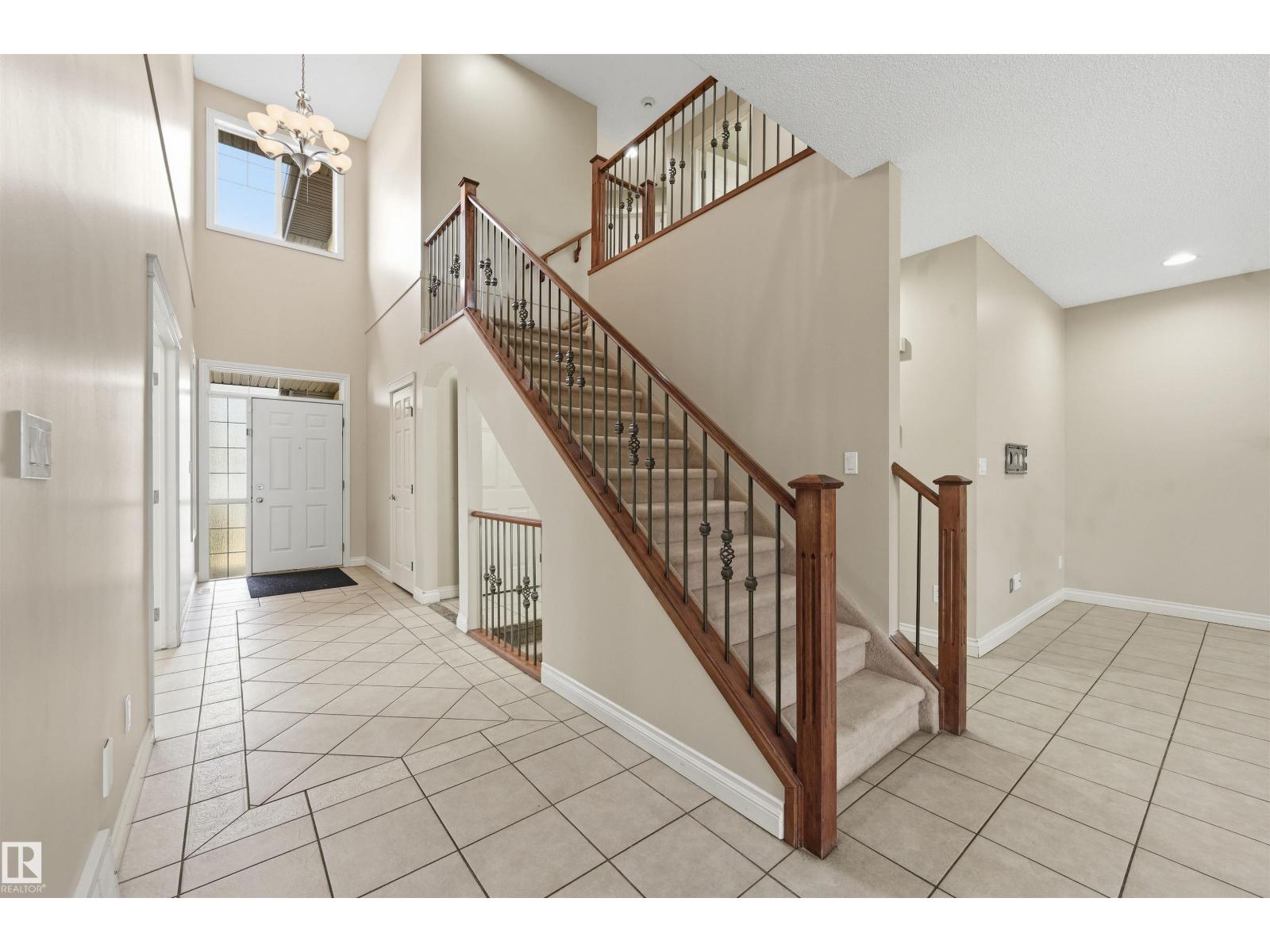 976 Hollingsworth Bn Nw, Edmonton, Alberta  T6R 3G7 - Photo 4 - E4484165