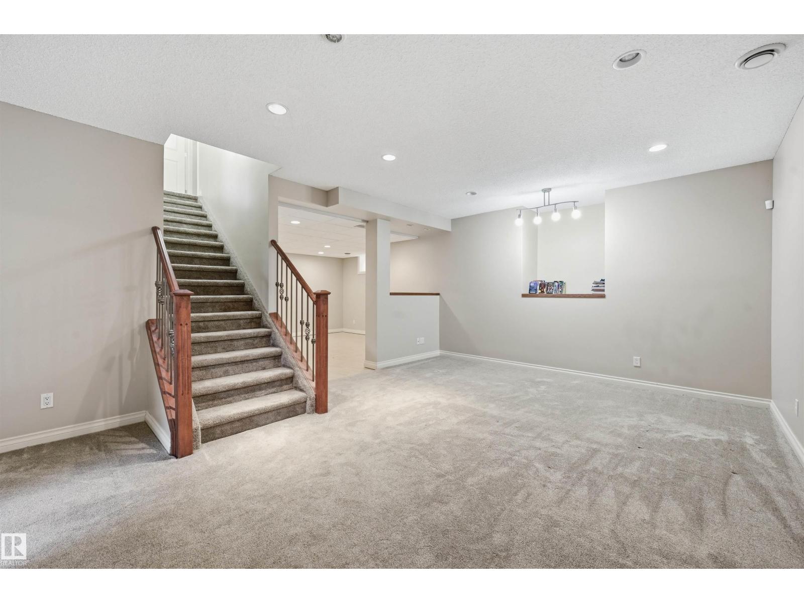 976 Hollingsworth Bn Nw, Edmonton, Alberta  T6R 3G7 - Photo 47 - E4484165