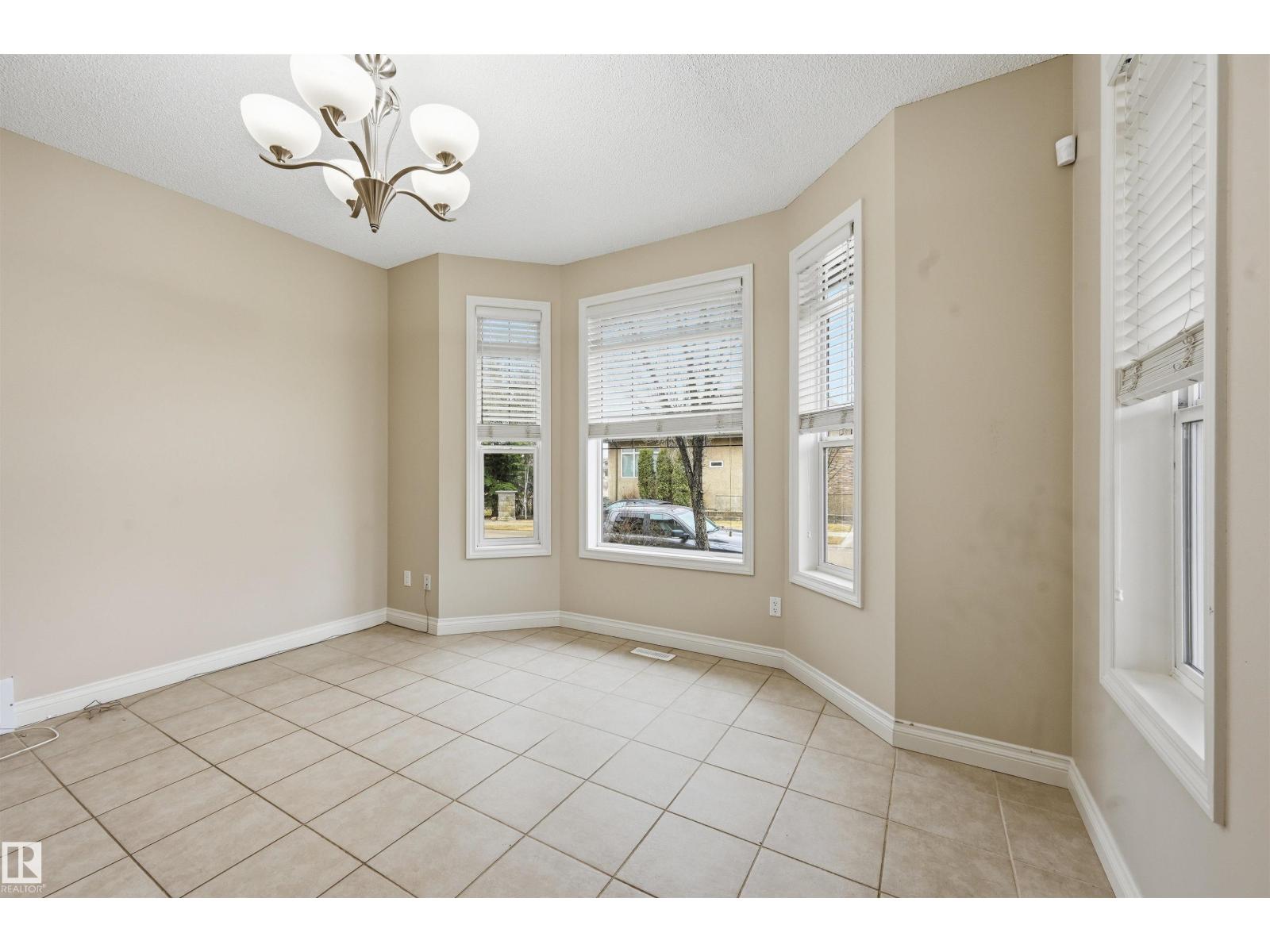 976 Hollingsworth Bn Nw, Edmonton, Alberta  T6R 3G7 - Photo 6 - E4484165