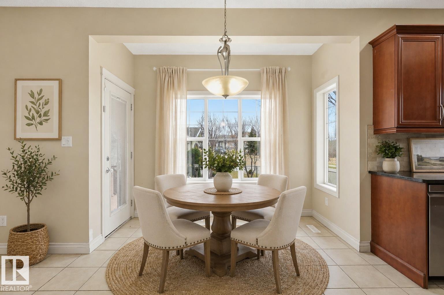 976 Hollingsworth Bn Nw, Edmonton, Alberta  T6R 3G7 - Photo 8 - E4484165