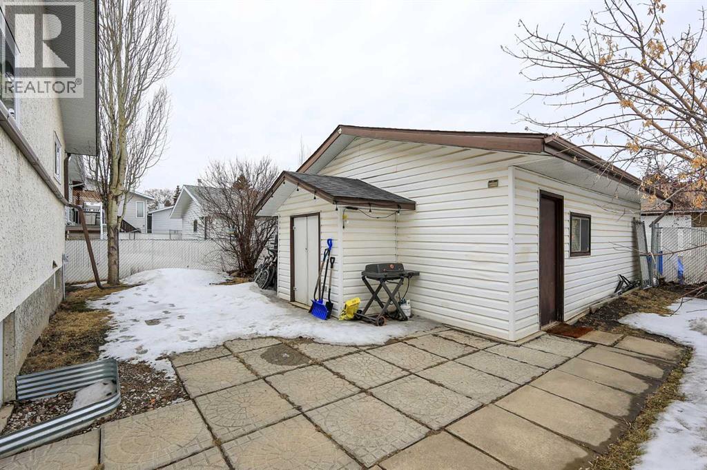 56 Elder Street, Red Deer, Alberta  T4R 2C6 - Photo 4 - A2300175