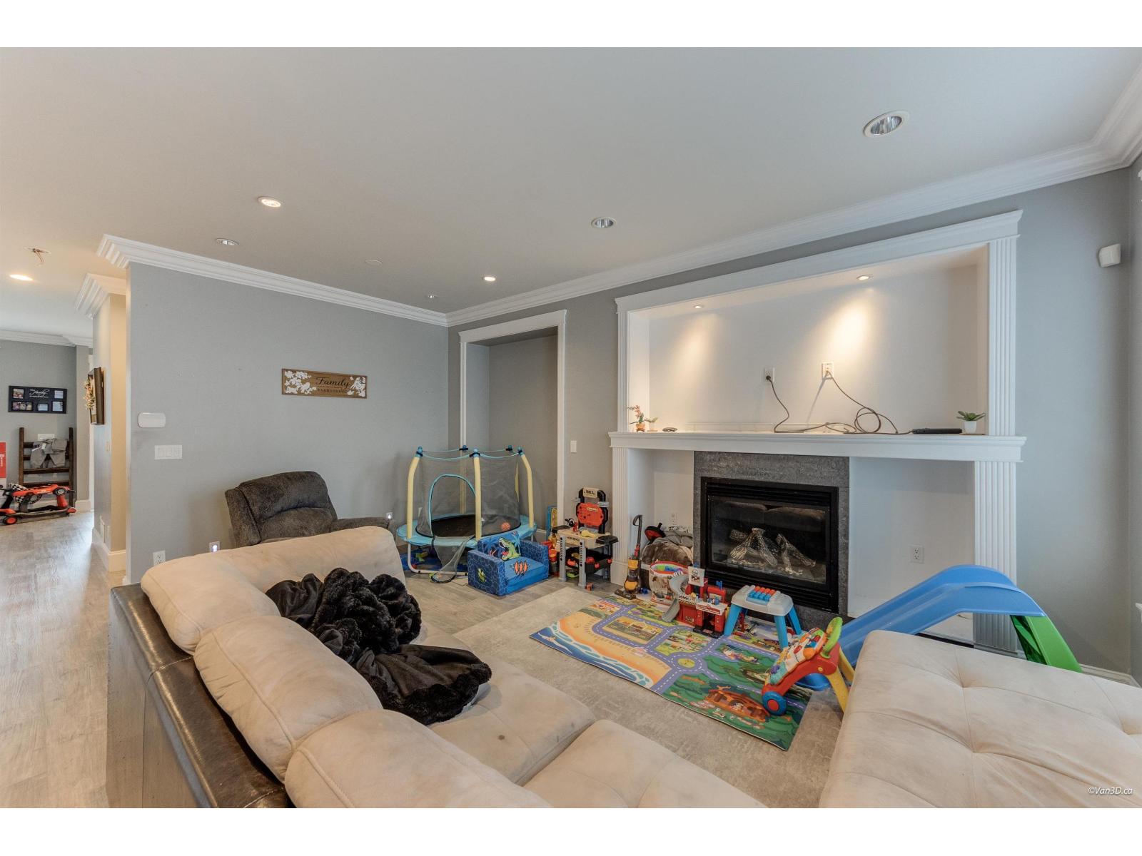 6686 195 Street, Surrey, British Columbia  V4N 5T4 - Photo 4 - R3115730