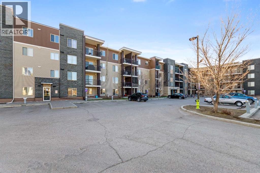 404, 355 Taralake Way NE, Calgary, Alberta  T3J 0M1 - Photo 4 - A2304785